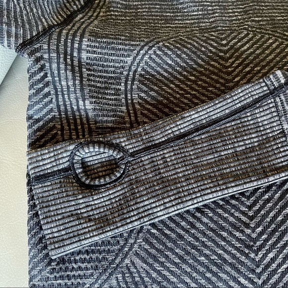 Lululemon restless top - Picture 3 of 5